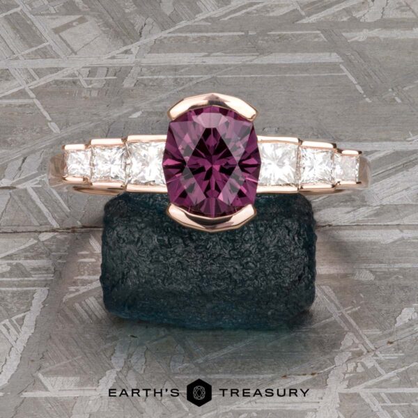 The "Andromeda" ring in 14k rose gold with 1.96-carat garnet The "Andromeda" ring in 14k rose gold with 1.96-carat garnet