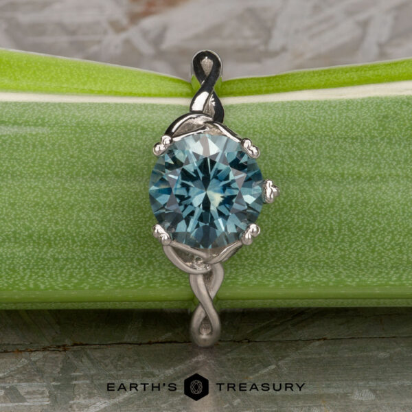 The “Siobhan” ring in platinum with 1.98-carat Montana sapphire The “Siobhan” ring in platinum with 1.98-carat Montana sapphire