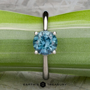 The "Katya" ring in platinum with 1.33-carat Montana sapphire