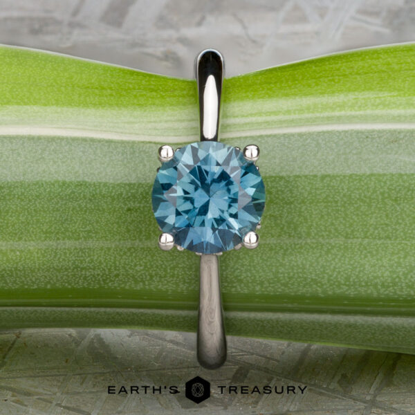 The "Katya" ring in platinum with 1.33-carat Montana sapphire The "Katya" ring in platinum with 1.33-carat Montana sapphire