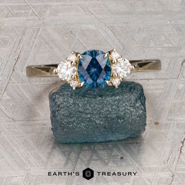 The "Aurelia" ring in 14K yellow gold with 0.92-carat Montana sapphire The "Aurelia" ring in 14K yellow gold with 0.92-carat Montana sapphire