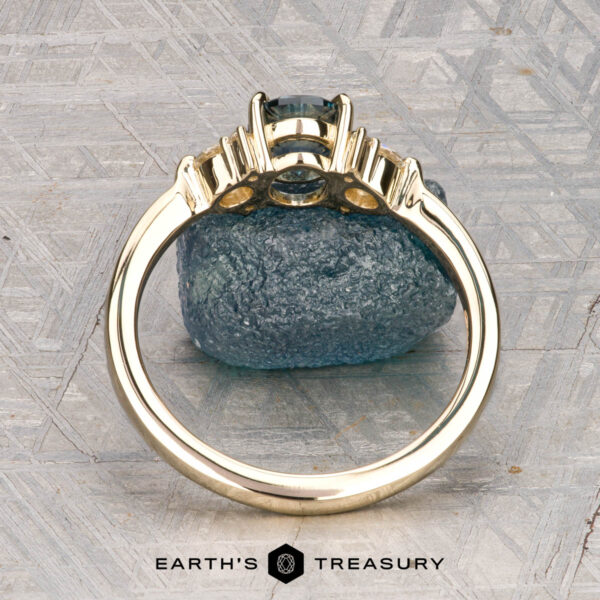 The "Aurelia" ring in 14K yellow gold with 0.92-carat Montana sapphire The "Aurelia" ring in 14K yellow gold with 0.92-carat Montana sapphire