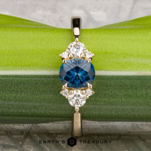 The "Aurelia" ring in 14K yellow gold with 0.92-carat Montana sapphire