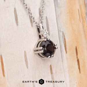 The "Nova" pendant in 14K white gold with 0.96-carat Umba sapphire