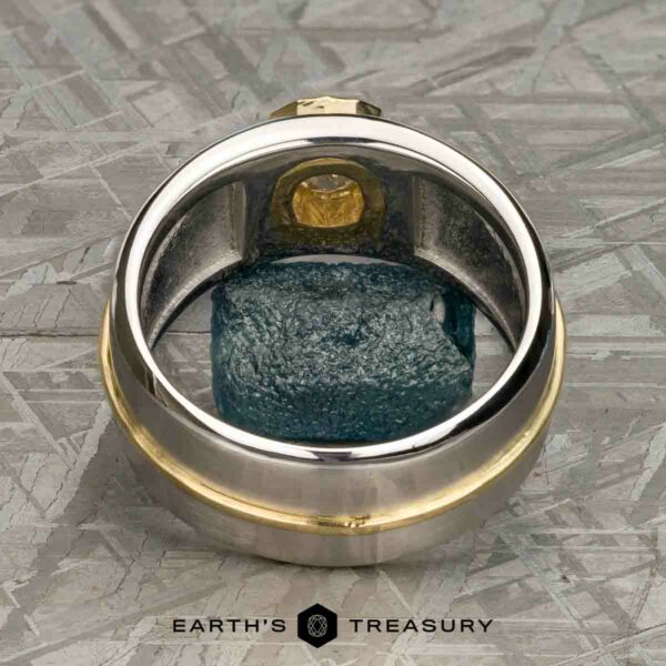 The "Perseus" ring in platinum and 18k yellow gold with custom-cut diamond The "Perseus" ring in platinum and 18k yellow gold with custom-cut diamond