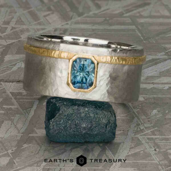 The "Armando" in platinum and 18k yellow gold with 1.08-carat Montana sapphire The "Armando" in platinum and 18k yellow gold with 1.08-carat Montana sapphire