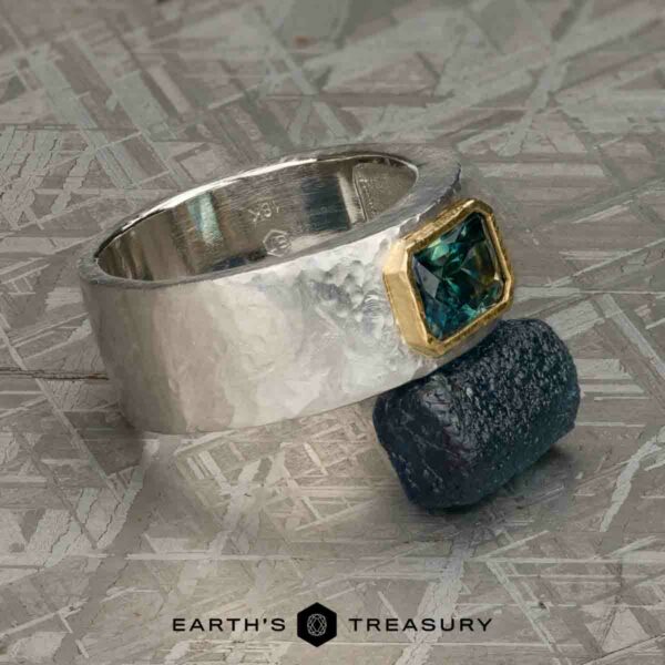 The "Clint" in platinum and 18k yellow gold with 2.59-carat Montana sapphire The "Clint" in platinum and 18k yellow gold with 2.59-carat Montana sapphire