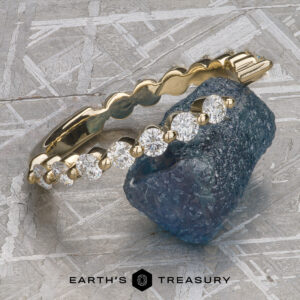 The "Andelle" band in 14k yellow gold