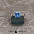 The “Arabella” ring in platinum with 1.60-Carat Montana Sapphire