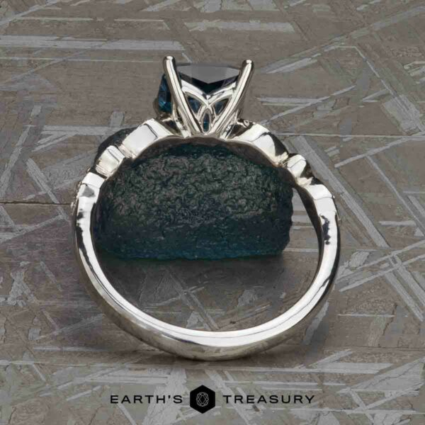 The “Arabella” ring in platinum with 1.60-Carat Montana Sapphire The “Arabella” ring in platinum with 1.60-Carat Montana Sapphire