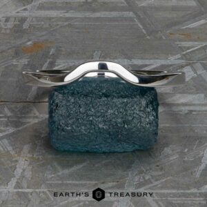 The custom-fit contour band in 18k white gold