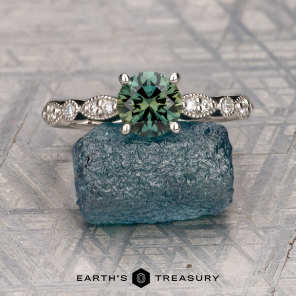 The "Arabella" ring in platinum with 0.99-carat Australian sapphire The "Arabella" ring in platinum with 0.99-carat Australian sapphire