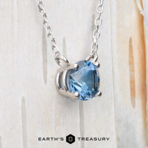 The "Glow" Necklace in 14k white gold with 0.86-carat Montana sapphire