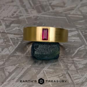 The "Kilauea" Classic Ruby Ring in 18k yellow gold, brushed
