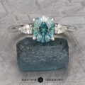 The "Multiflora" ring in 14k white gold with 1.53-Carat Montana Sapphire