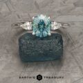 The "Multiflora" ring in 14k white gold with 1.53-Carat Montana Sapphire