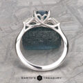 The "Multiflora" ring in 14k white gold with 1.53-Carat Montana Sapphire