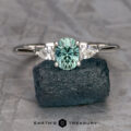 The "Multiflora" ring in 18k white gold with 0.82-Carat Montana Sapphire
