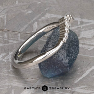 The Chevron "Rhine" band in platinum