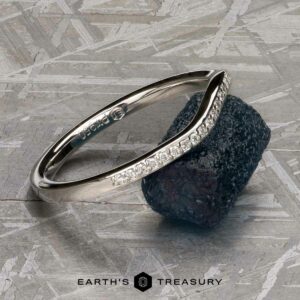 The Contour "Grace" band in platinum