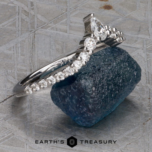 The "Carina" band in 14k white gold The "Carina" band in 14k white gold