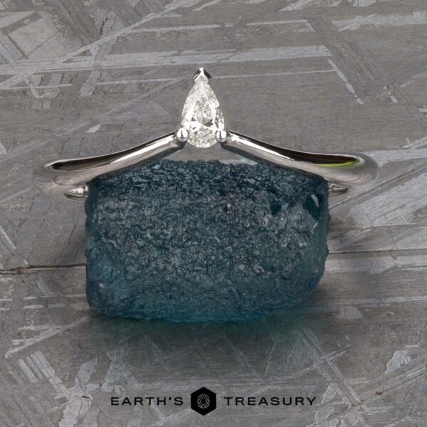 The "Laita" band in 18k white gold The "Laita" band in 18k white gold