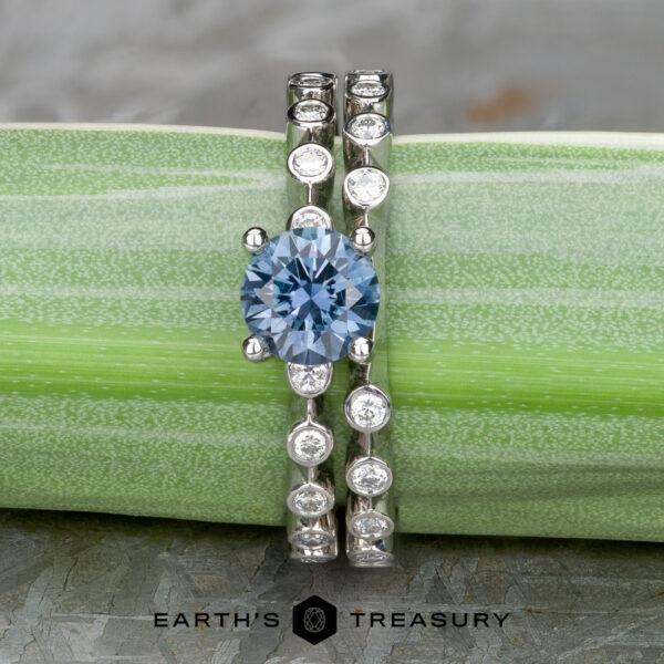 The "Cassiopeia" band in platinum The "Cassiopeia" band in platinum
