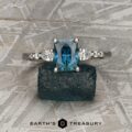 The "Carina" in platinum with 1.70-carat Montana sapphire