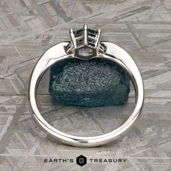 The "Ruenna" Ring in platinum with 0.68-Carat Montana Sapphire The "Ruenna" Ring in platinum with 0.68-Carat Montana Sapphire