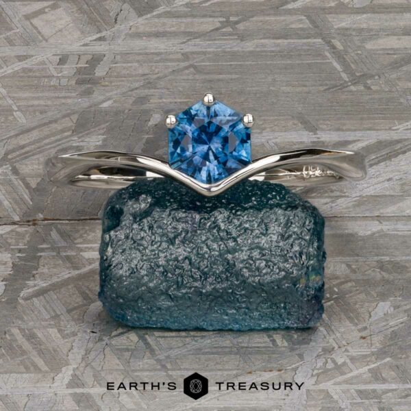 The "Ruenna" Ring in platinum with 0.68-Carat Montana Sapphire The "Ruenna" Ring in platinum with 0.68-Carat Montana Sapphire