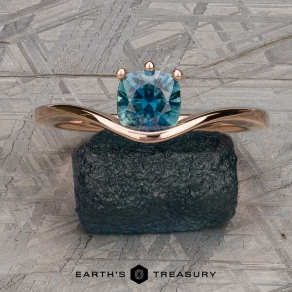 The "Ruenna" ring in 14k rose gold with 1.00-carat Montana sapphire The "Ruenna" ring in 14k rose gold with 1.00-carat Montana sapphire