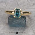 The "Narcissus" in 18k yellow gold with 1.27-carat Australian sapphire