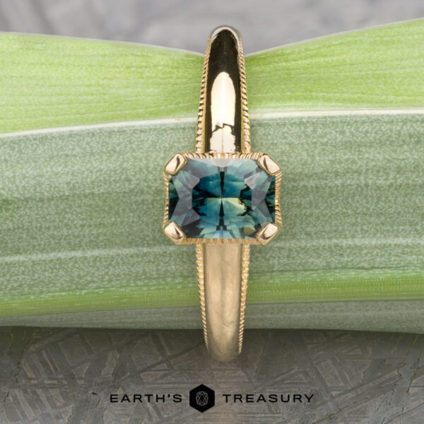 The "Narcissus" in 18k yellow gold with 1.27-carat Australian sapphire The "Narcissus" in 18k yellow gold with 1.27-carat Australian sapphire