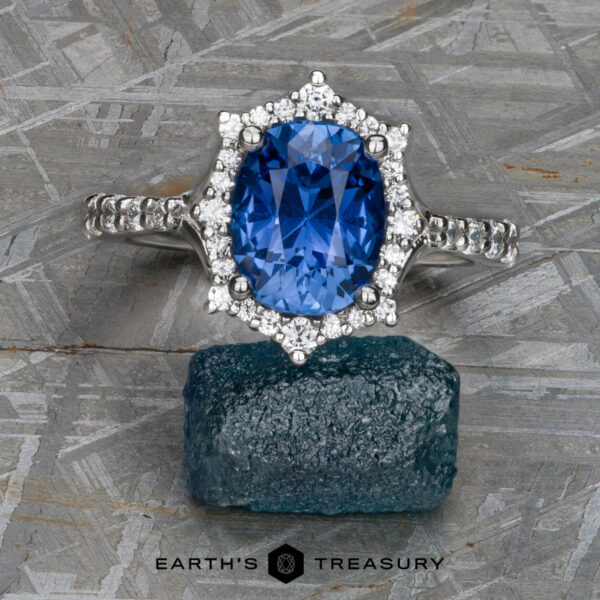The "Lorelei" ring in platinum with 3.59-carat Ceylon sapphire The "Lorelei" ring in platinum with 3.59-carat Ceylon sapphire