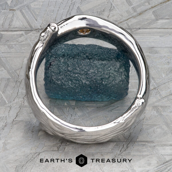 The Wide "Twyg" Sapphire Ring in 14k white gold with orange sapphire The Wide "Twyg" Sapphire Ring in 14k white gold with orange sapphire