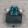 The “Harmonia” in 18k white gold with 2.44-Carat Montana sapphire