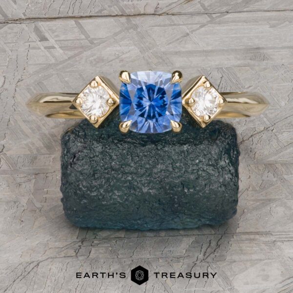 The "Harmonia" ring in 18k yellow gold with 0.73-Carat Montana sapphire The "Harmonia" ring in 18k yellow gold with 0.73-Carat Montana sapphire