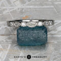The "Paeonia" band in platinum