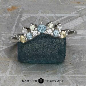 The "Leyre" band in platinum