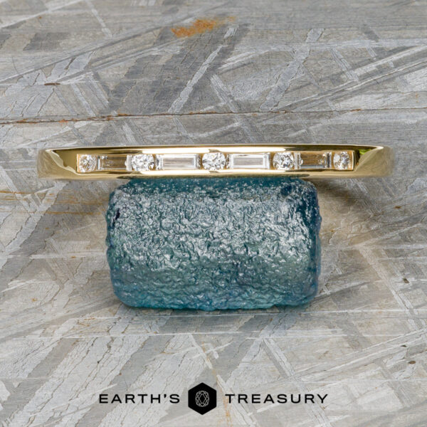 The "Melanie" band in 18k yellow gold The "Melanie" band in 18k yellow gold