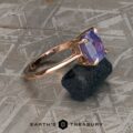 The Cathedral “Lyra” in 14k rose gold with 3.53-Carat Ceylon Sapphire