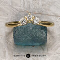 The "Estelle" band in 18k yellow gold