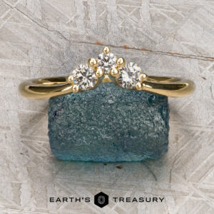 The "Estelle" band in 18k yellow gold