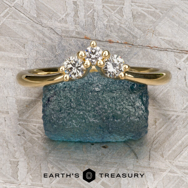 The "Estelle" band in 18k yellow gold The "Estelle" band in 18k yellow gold