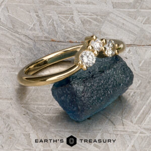 The "Estelle" band in 18k yellow gold