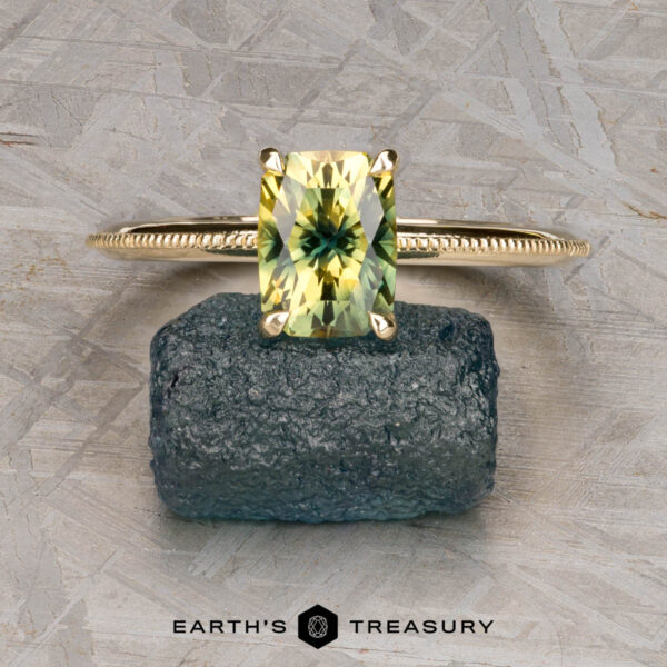 The Milgrain "Clarice" ring in 14K yellow gold with 1.69-carat Australian sapphire The Milgrain "Clarice" ring in 14K yellow gold with 1.69-carat Australian sapphire