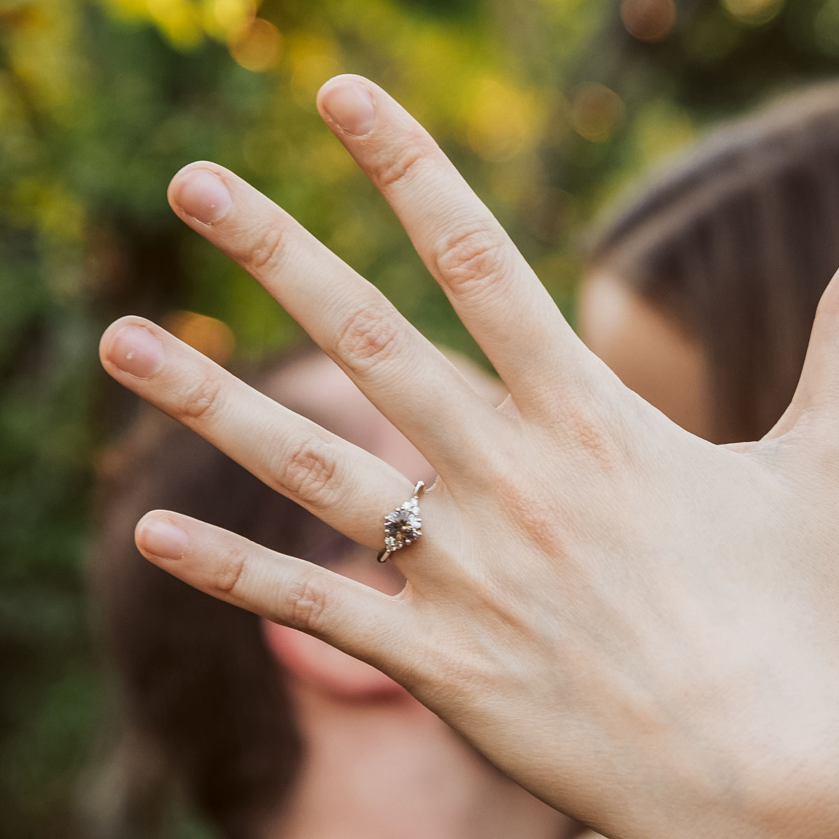 The "Mari" ring in platinum with 1.57-carat Montana sapphire