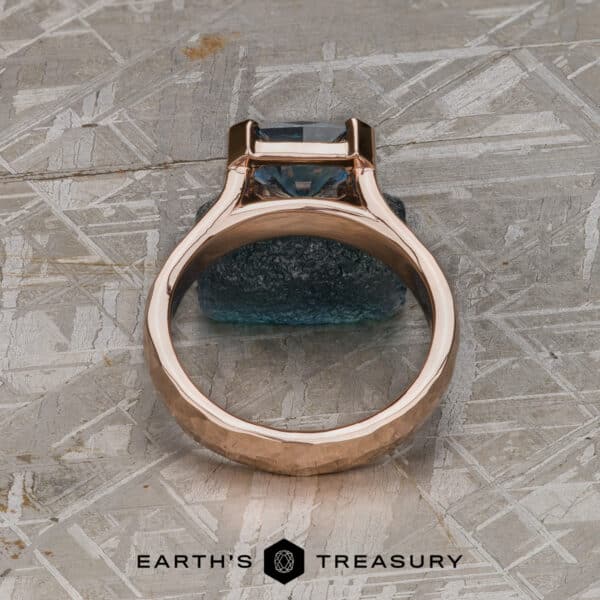 The Wide "Larisa" ring in 14k rose gold, hammered and polished, with 2.28-Carat Montana Sapphire