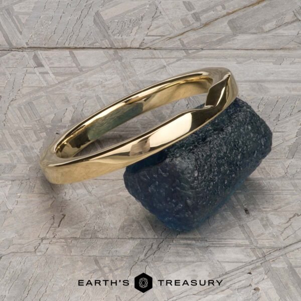 The Custom-Fit Notch Band in 18k yellow gold The Custom-Fit Notch Band in 18k yellow gold