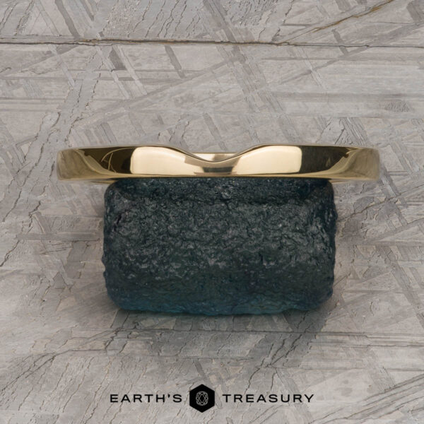 The Custom-Fit Notch Band in 18k yellow gold The Custom-Fit Notch Band in 18k yellow gold